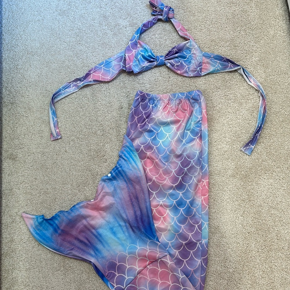 Mermaid outfit for little girls (sz 140)